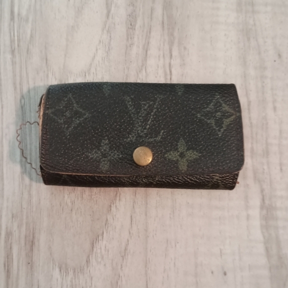 Louis Vuitton Accessories - Authentic Louis Vuitton Multicle 4 Monogram Key Holder Canvas Leather 4 Hooks